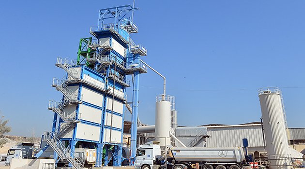 İZBETON'un “Asfalt Canavarı” İşbaşında