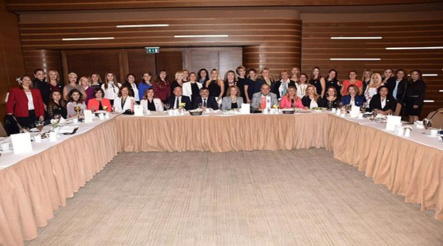 İZİKAD’dan E-Okul Projesi