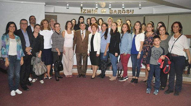 İzmir Barosu Üstün Dökmen'in Katılımıyla Konferans Düzenledi