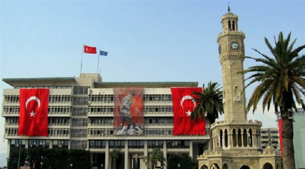 İzmir Büyükşehir'de 41 Kişiye FETÖ Şoku