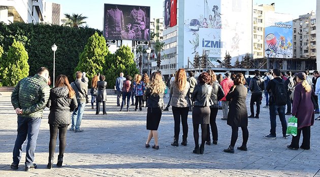 İzmir’de Hayat Durdu