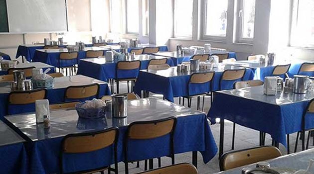 İzmir’deki 4 Okulda Yemek Yemek Yasak