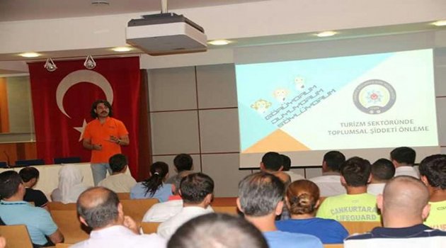 İzmir Emniyeti’nden Turizmcilere ‘Canlı Bomba’ Ders!