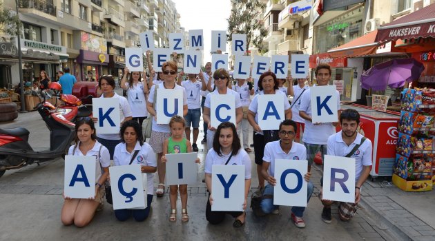 İzmir gençlere kucak açıyor