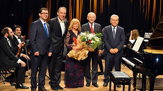 İzmir Yeni Bir Sanat Mabedi Daha Kazandı