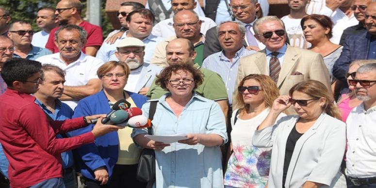 GAZETECİLER MEYDANA İNDİ!.