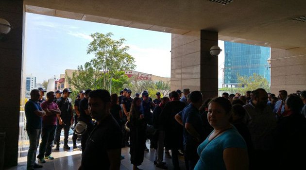 İzmir'de 25 Avukata Gözaltı