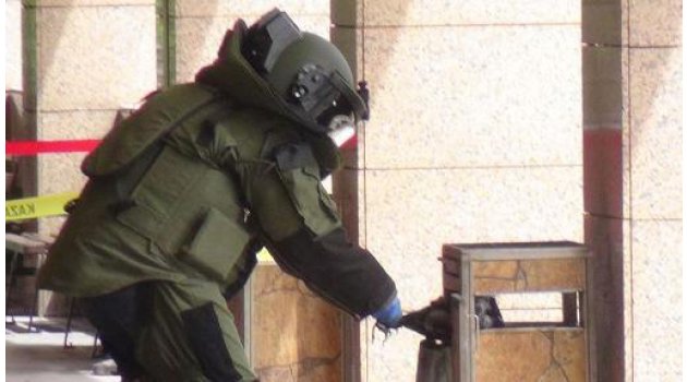 İzmir'de bomba paniği