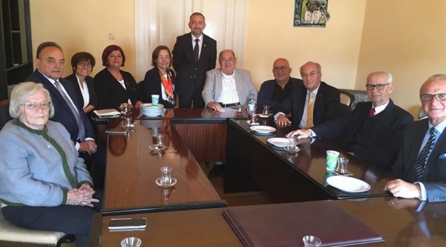 İzmir'de Kocasakal’a “CHP’nin Başına Geç” Çağrısı
