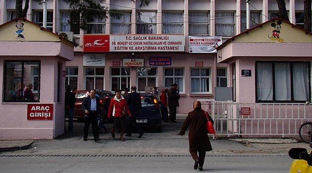 İzmir'de Sağlıkçılar Zehirlendi