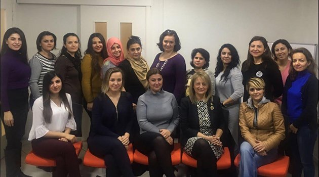 İzmirli İş Kadınları  Meslek Edindirmeye Devam Ediyor