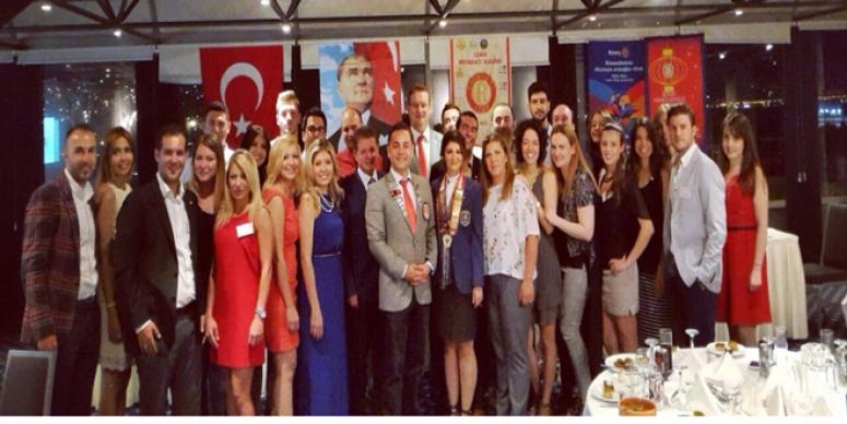 İZMİR ROTARACT KULÜBÜ BAYRAĞINI ERSİN DEVRALDI