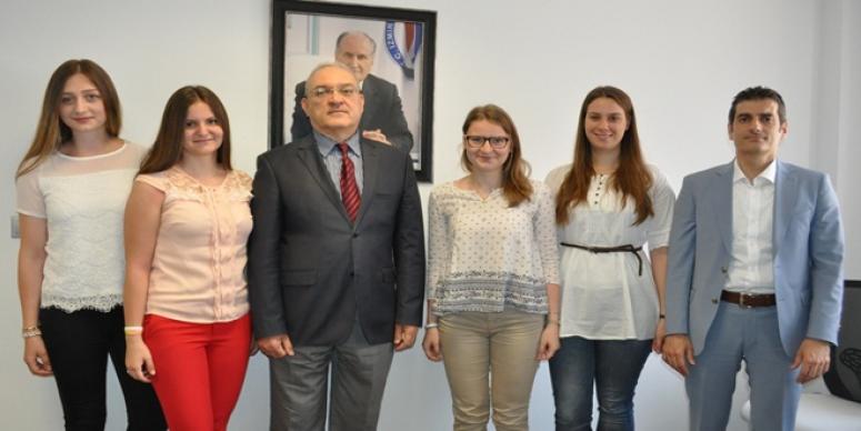 EĞİTİM ÇINARI NECDET DOĞANATA’NINHAYALİNİ BAŞARI İLE YERİNE GETİRİYORLAR