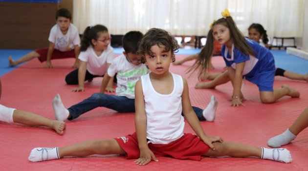 Karabağlar’da spor zamanı