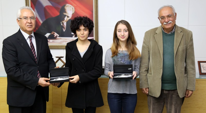 ARZU İLE BEYZA KARABAĞLAR'IN GURURU OLDU