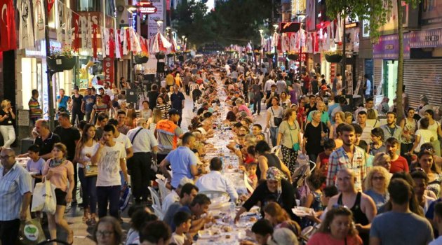 Karşıyaka Çarşı’da ‘Yeryüzü Sofrası’