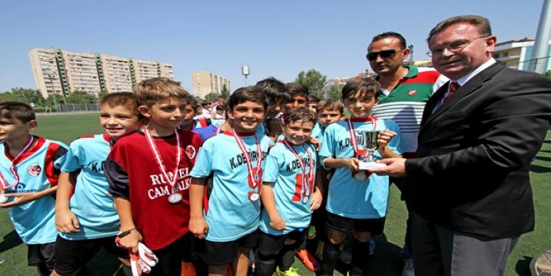 MİNİK FUTBOLCULARDAN ‘BÜYÜK’ MESAJ