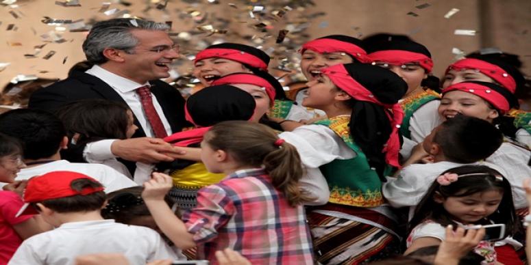 DÜNYA ÇOCUKLARI KARŞIYAKA'DA BULUŞACAK