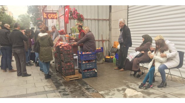 Karşıyaka'nın en işlek yerinde "seyyar meyve suyu"