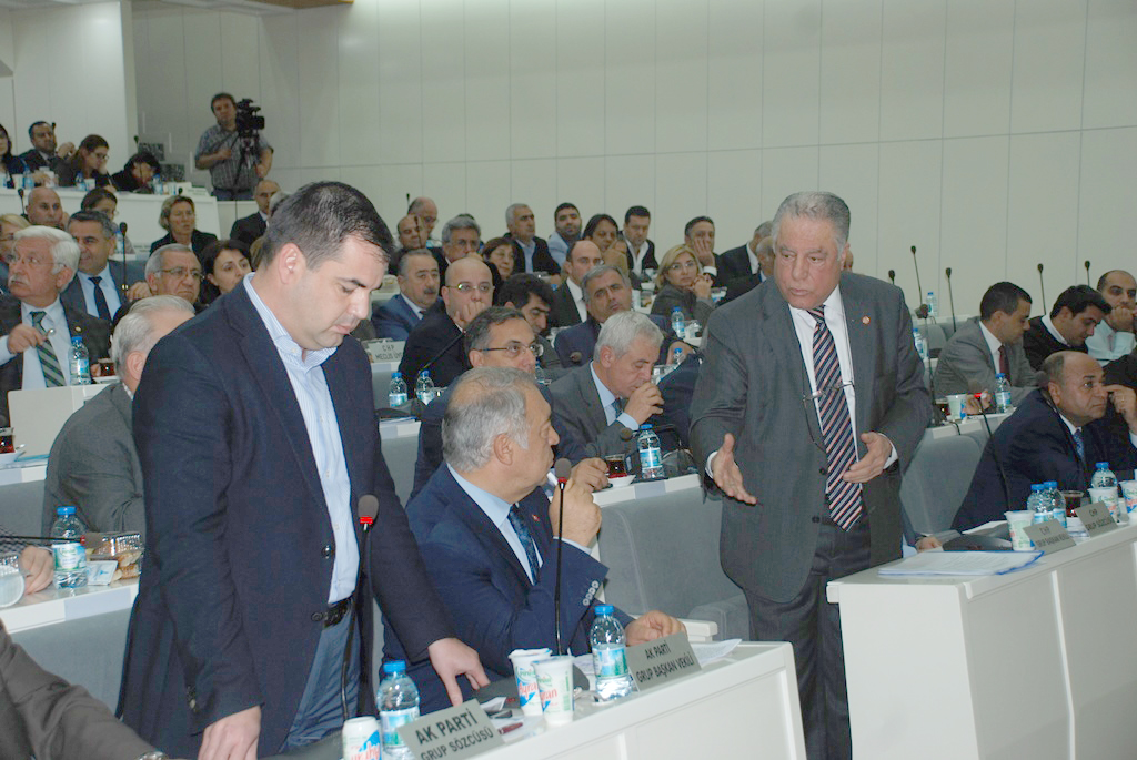 BİR BÜTÇE BÖYLE GEÇTİ; ELEŞTİRİ DE VARDI KAHKAHA DA!