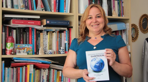 ''Değişen Dünyada Gazetecilik'' Raflarda