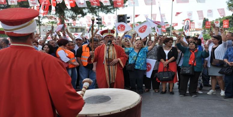 MHP’Lİ KILIÇ’TAN GÖRKEMLİ AÇILIŞ