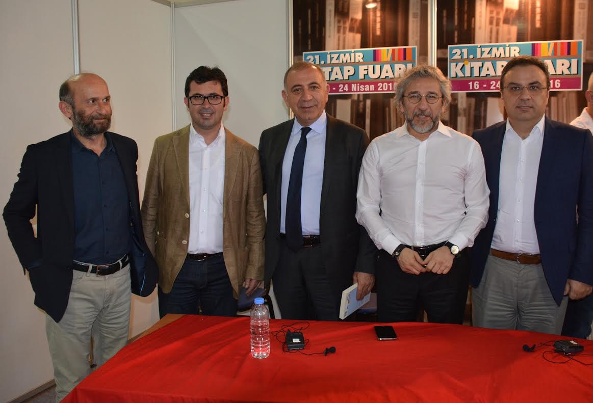 KİTAP FUARINDA BERGAMA İLGİSİ
