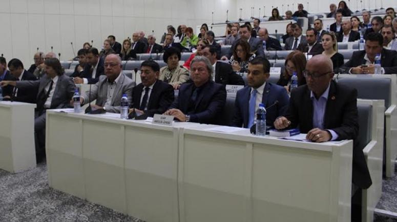 KONAK'TA CHP'Lİ MECLİS ÜYESİ DİSİPLİNE SEVK EDİLDİ