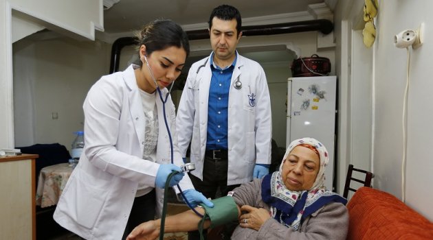 Konak’ta Alzheimer hastaları unutulmuyor