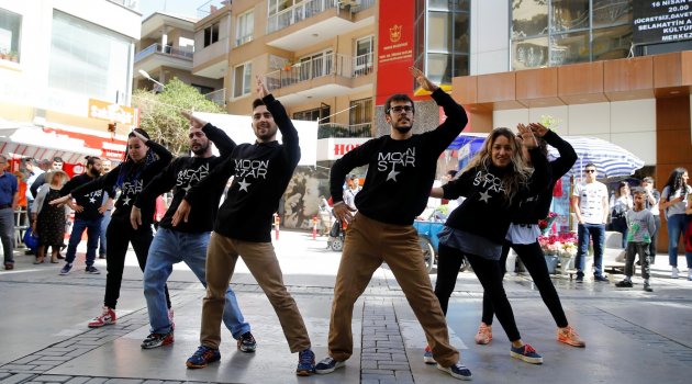 Konak’ta ‘Barış için Sanat’