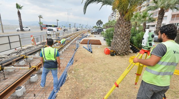 Konak tramvayında bir adım daha