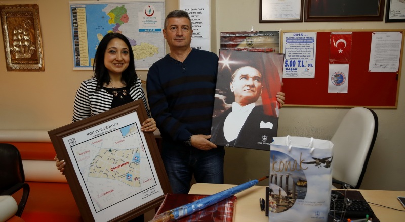 KONAK'TA MUHTARLARA YENİ YIL SÜRPRİZİ