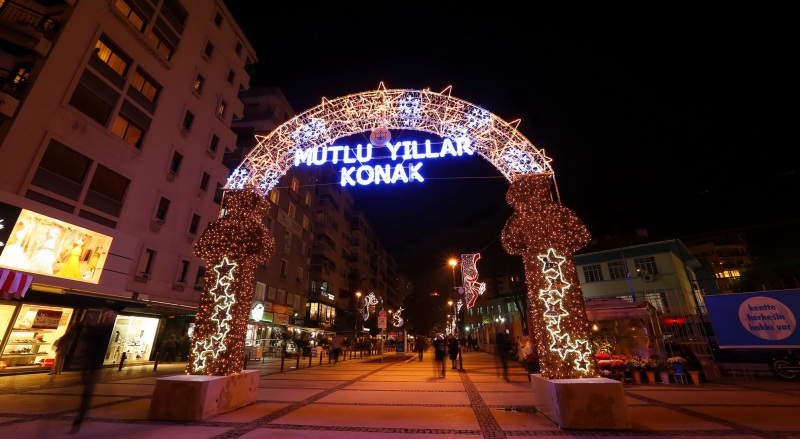 KONAK YENİ YILA IŞIL IŞIL GİRİYOR