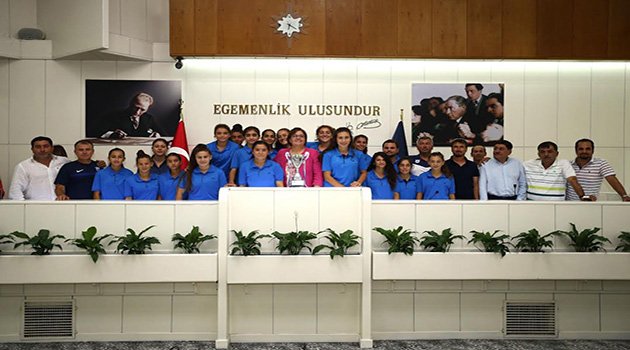 Konak'ın Yıldızları Umut Veriyor