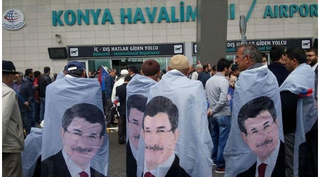 Konya’da AKP’liler ‘hocalarının yanında’