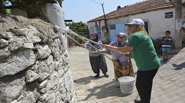 Köyde Sokak Boyama Şenliği Var