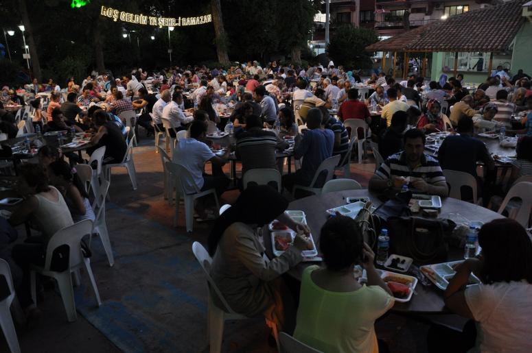 MENDERES’TE İFTAR SOFRALARI