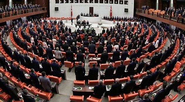 Kulis: Bazı AKP'li Vekiller Rahatsız, Anayasa Değişikliği Teklifi 2018'e Kalabilir