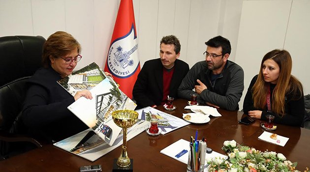 Kupa Sevincini Başkan Pekdaş’la Paylaştılar