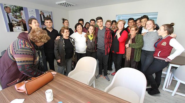 Lise Öğrencilerinden Ata Evi’ne Sürpriz Ziyaret