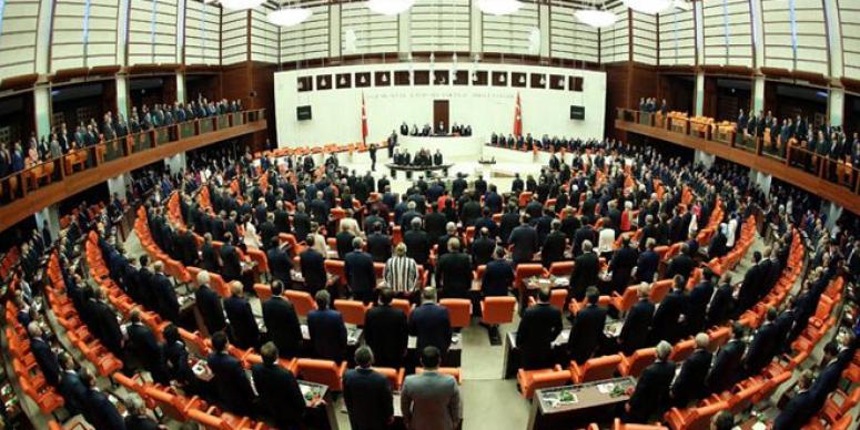 25.DÖNEM VEKİLLERİ YEMİN ETTİ