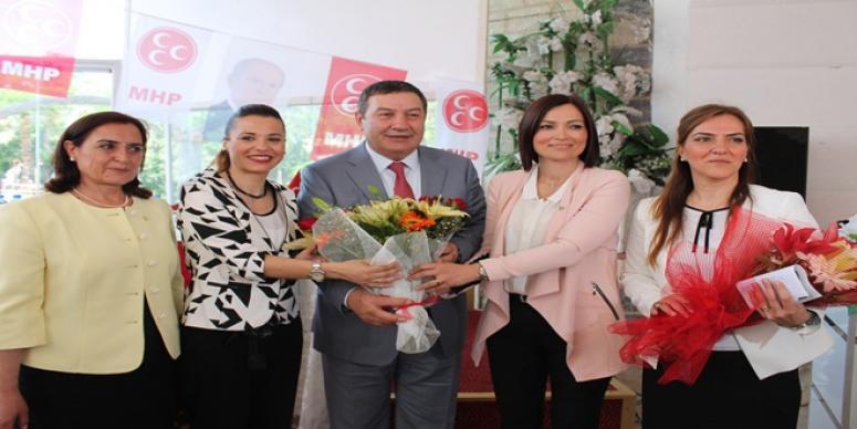EN BÜYÜK DESTEKÇİSİ EŞİ