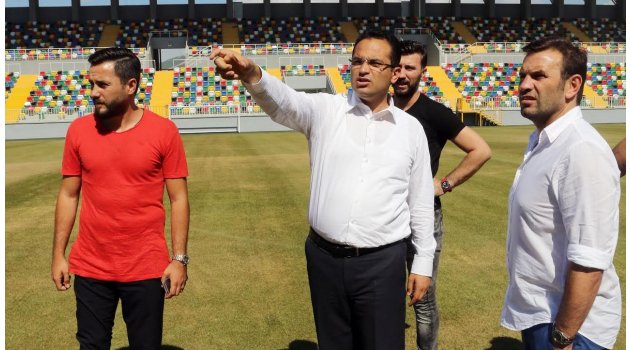 Milli futbolcu Yeni Bornova Stadı’nı gezdi