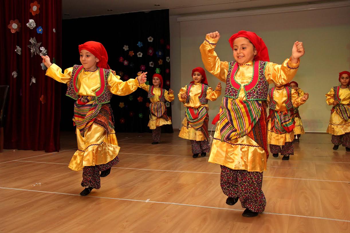 Minik Pırlantalardan Büyüleyici Gösteri