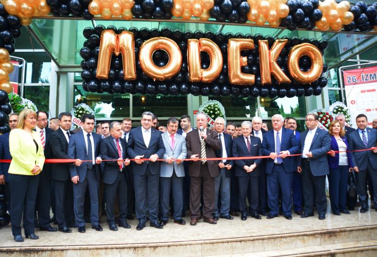MODEKO'NUN MOBİLYALARI YENİ, FARKLI VE İDDİALI