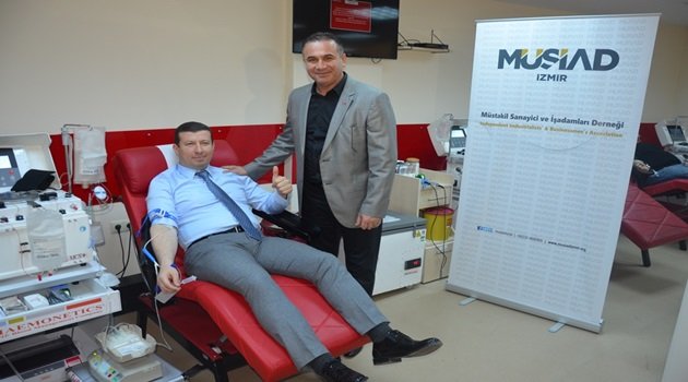 MÜSİAD İzmir'den Örnek Kan Bağışı