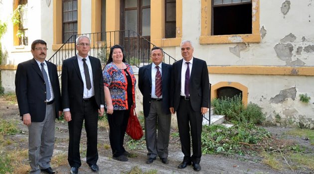 Nevvar Salih İşgören'den Şehit Çocuklarına 1 Milyonluk Burs