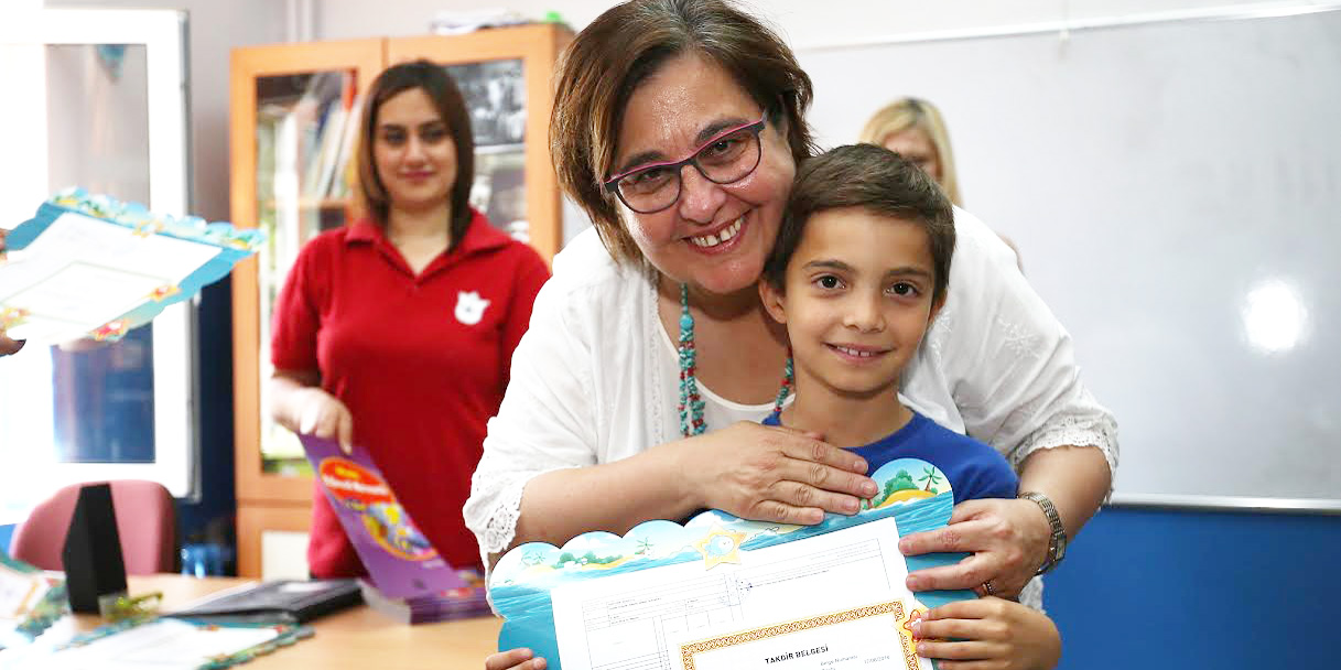 Öğrenciler Karnelerini Başkan Pekdaş'tan Aldı