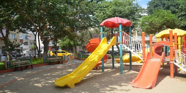 KUŞADASI PARKLARI YENİLENİYOR