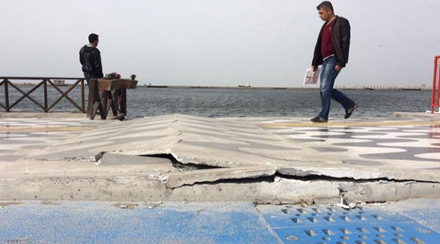 Pasaprottaki Çatlaklar Betonla Dolduruldu